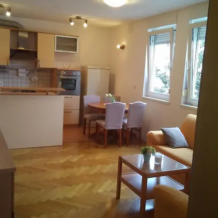 Visnjik 7-free Parking *